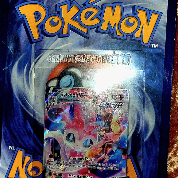 Sylveon VMax ▪︎ Rapid Strike - Picture 2 of 3